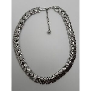Vintage Trifari Signed Pat Pend Silver Tone Chevron Link Necklace